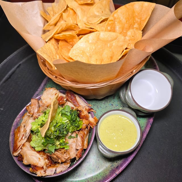 Chicharron con Guacamole (Pork Belly).