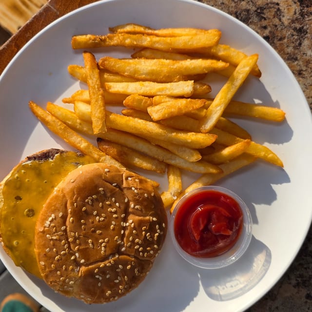 Kids Cheese Burger.