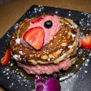 Strawberry Arroz con Leche Pancakes
