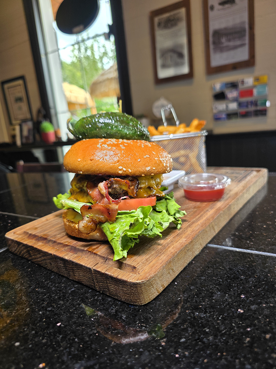 Casa%20Deli,%20Good%20Food%20Is%20Good%20Mood